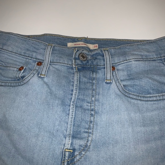 Levi’s Light Blue Wash Wedgie Skinny Jeans - Picture 5 of 8
